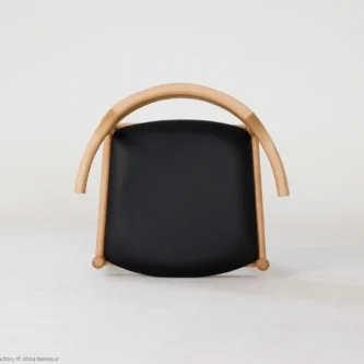 Microfiber Final Chair in natural ash by Hans Wegner, top view.