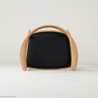 Microfiber Round Chair in natural ash by Hans Wegner, top view.