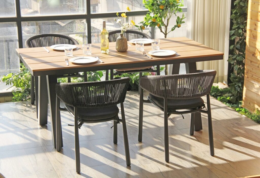 NORAVERO Outdoor Dining Table - Charcoal & Natural