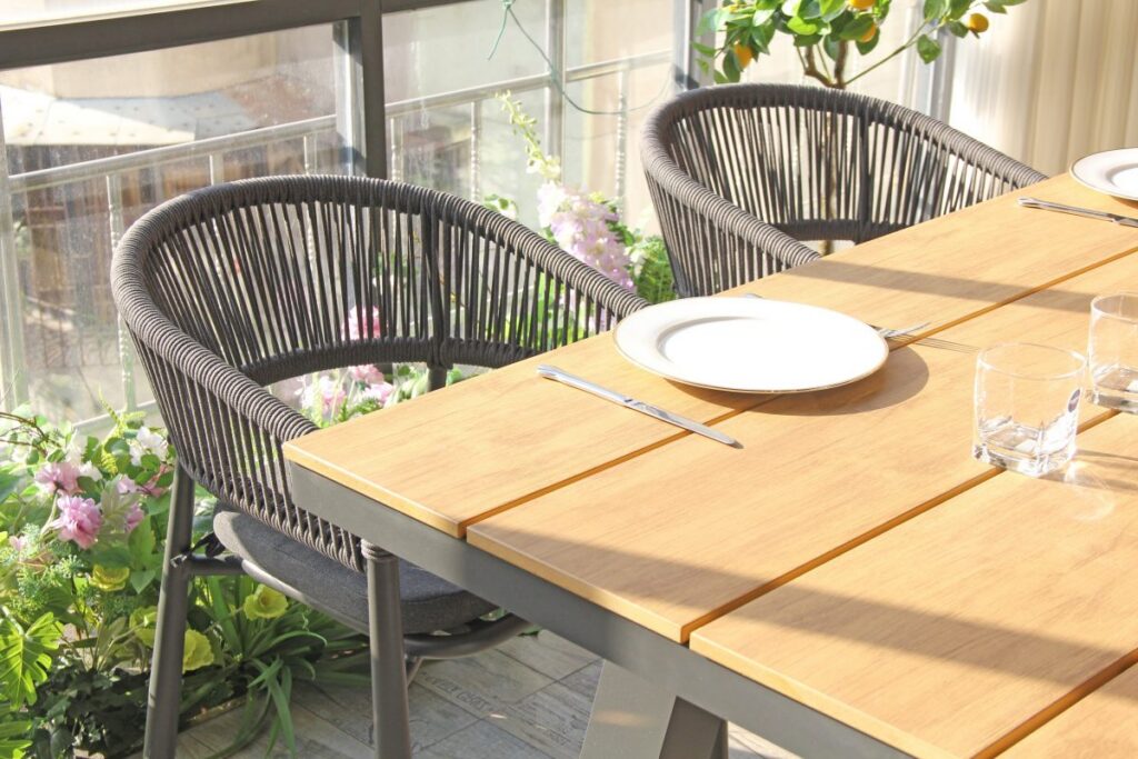 NORAVERO Outdoor Dining Table - Charcoal & Natural