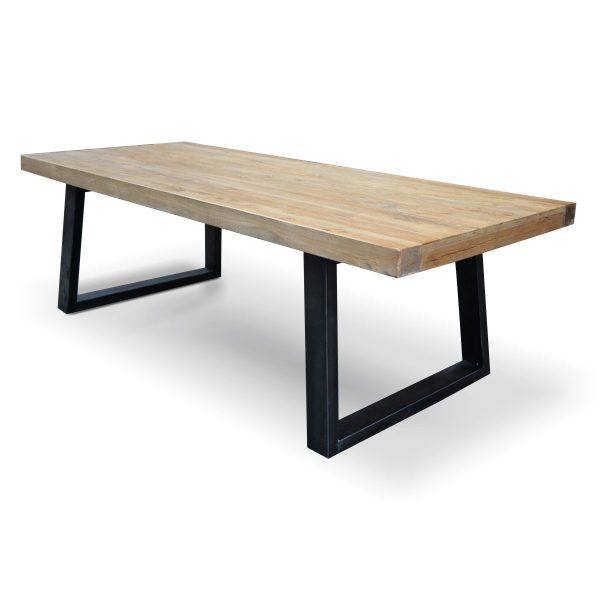 RELOTA Dining Table